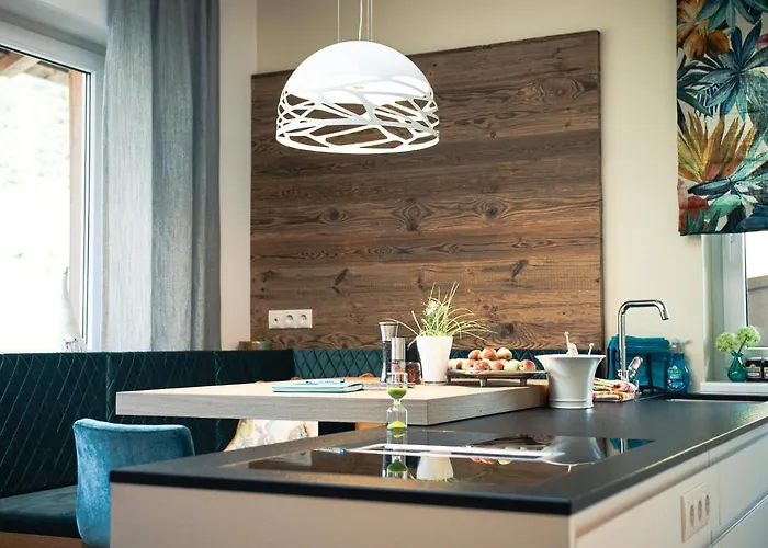 423 - Penthouse Centrum Near Area *